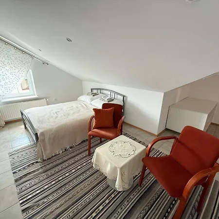 Lotta Autobus Na Targi Mtp, Darmowy Parking, Samodzielny Meldunek Vendégház *