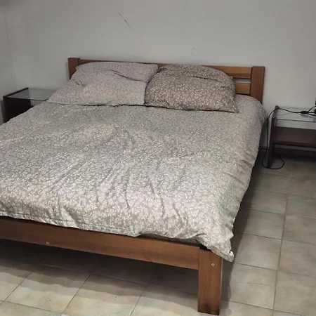 Lotta Autobus Na Targi Mtp, Darmowy Parking, Samodzielny Meldunek Vendégház *