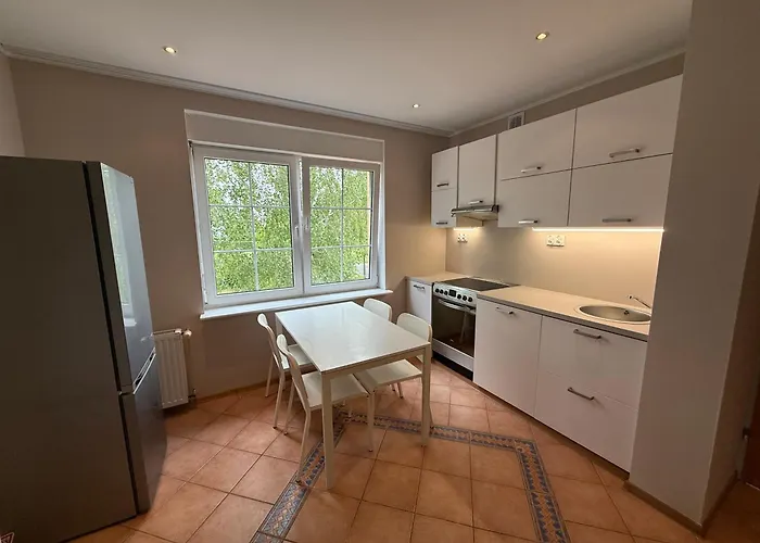 Lotta Autobus Na Targi Mtp, Darmowy Parking, Samodzielny Meldunek