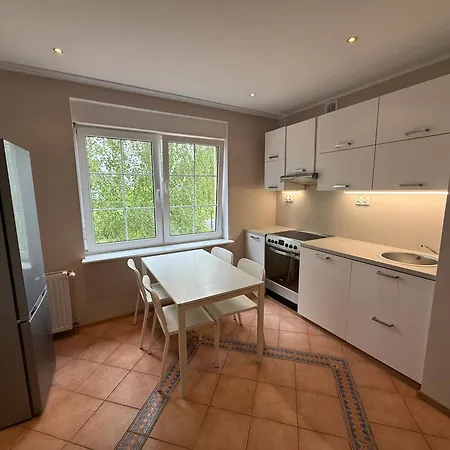 Lotta Autobus Na Targi Mtp, Darmowy Parking, Samodzielny Meldunek