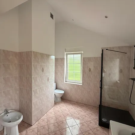 Konukevi Lotta Autobus Na Targi Mtp, Darmowy Parking, Samodzielny Meldunek *