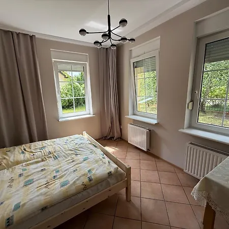 Lotta Autobus Na Targi Mtp, Darmowy Parking, Samodzielny Meldunek بوزنان