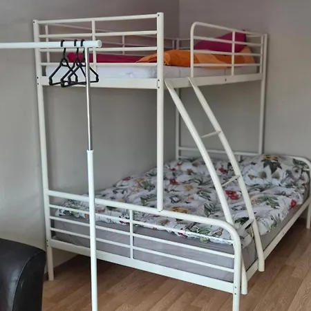 Lotta Autobus Na Targi Mtp, Darmowy Parking, Samodzielny Meldunek Konukevi