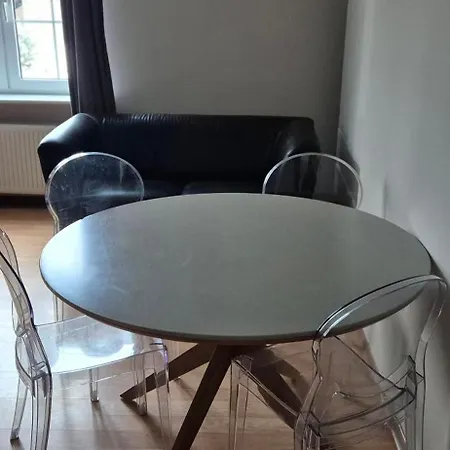 Konukevi Lotta Autobus Na Targi Mtp, Darmowy Parking, Samodzielny Meldunek Poznan